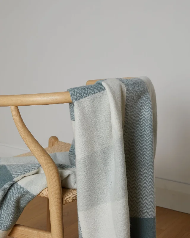 Foxford Aille Lambswool Throw